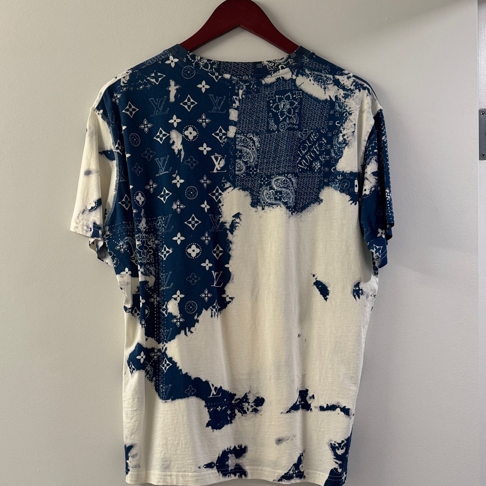 Louis Vuitton Navy and White Patterned Tee - Picture 8 of 12